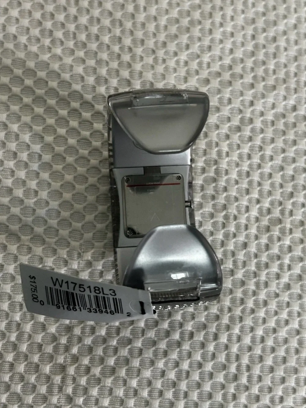 Guess “City Lights” Crystal & Resin Bangle Watch W17518L3 NWT New Battery Silver